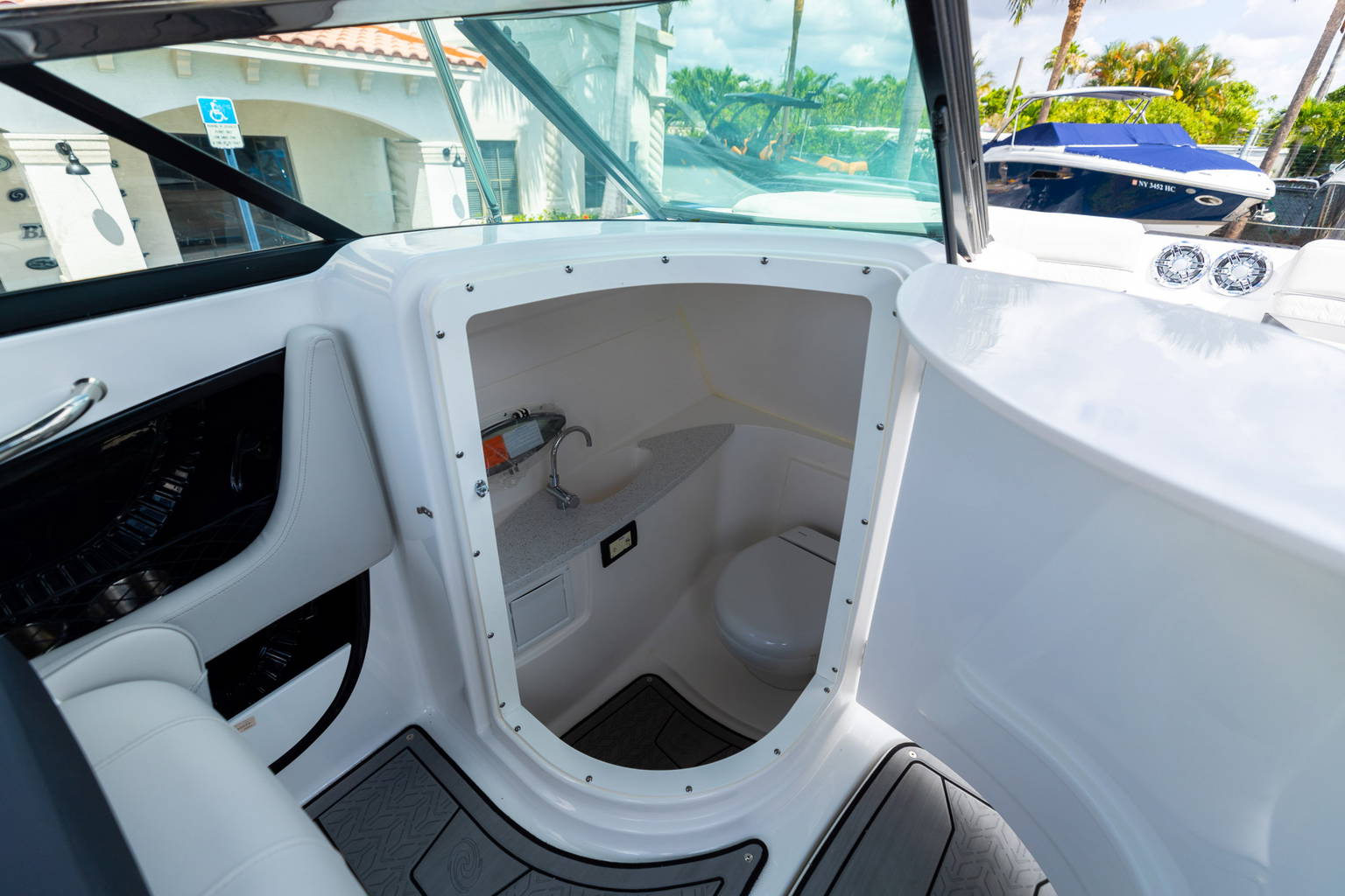 New 2023 Hurricane SunDeck 2410 OB #1622 image 21