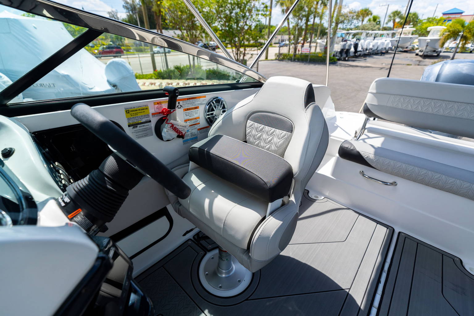 New 2023 Hurricane SunDeck 2410 OB #1622 image 24