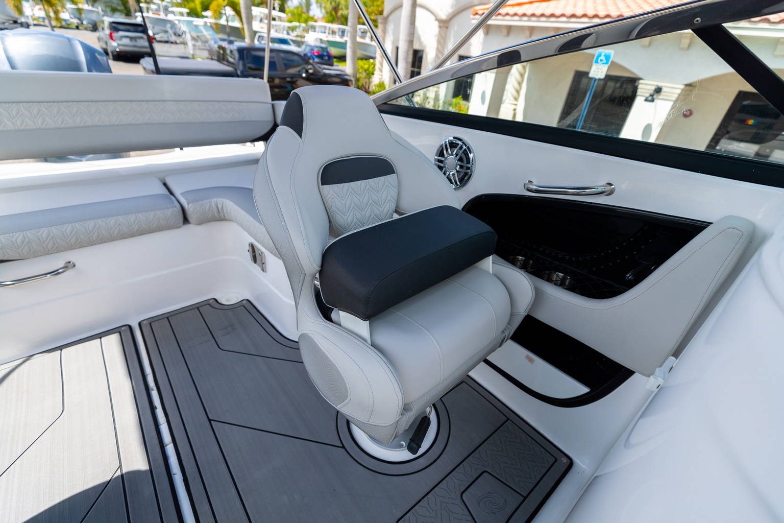 New 2023 Hurricane SunDeck 2410 OB #1622 image 26