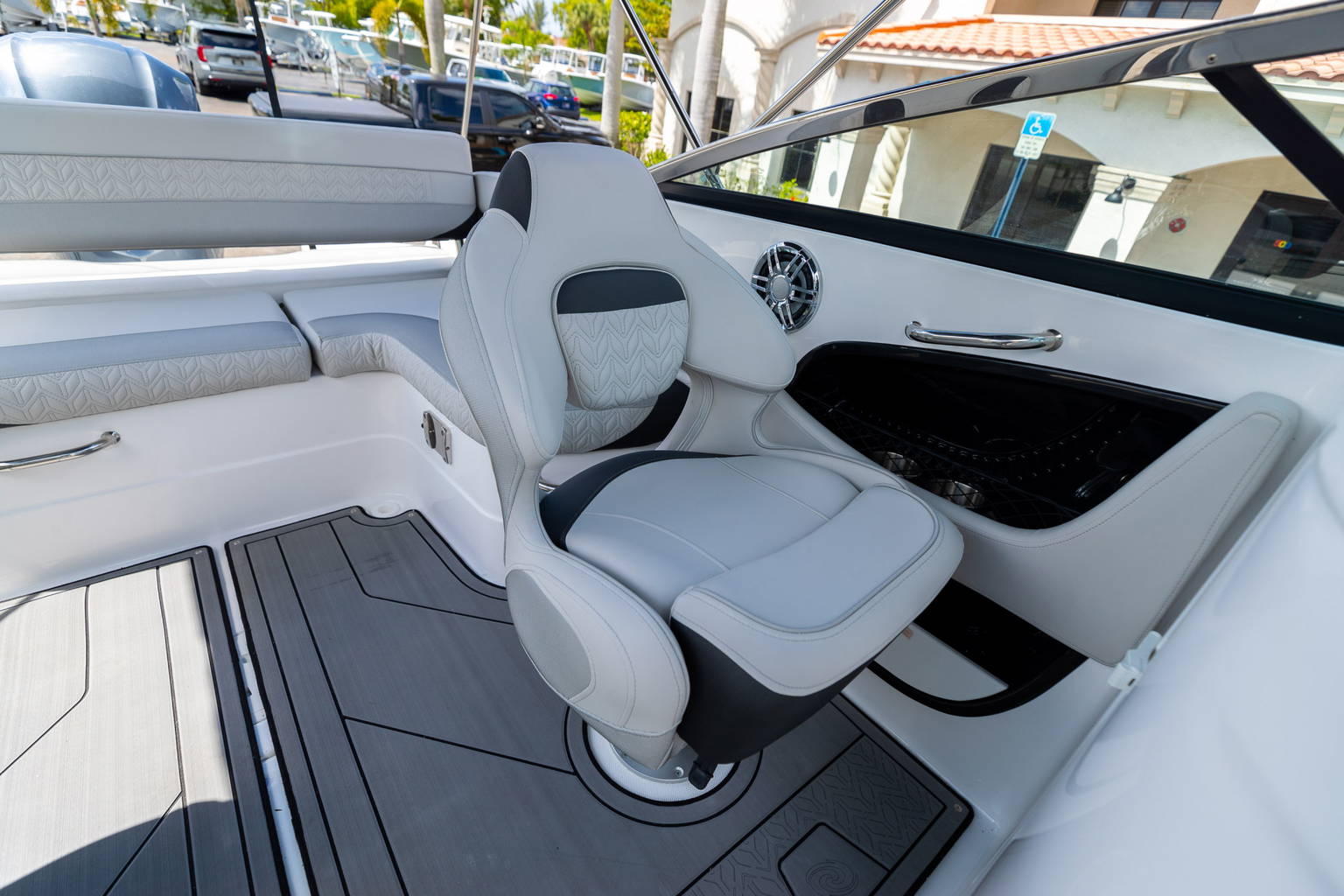 New 2023 Hurricane SunDeck 2410 OB #1622 image 27