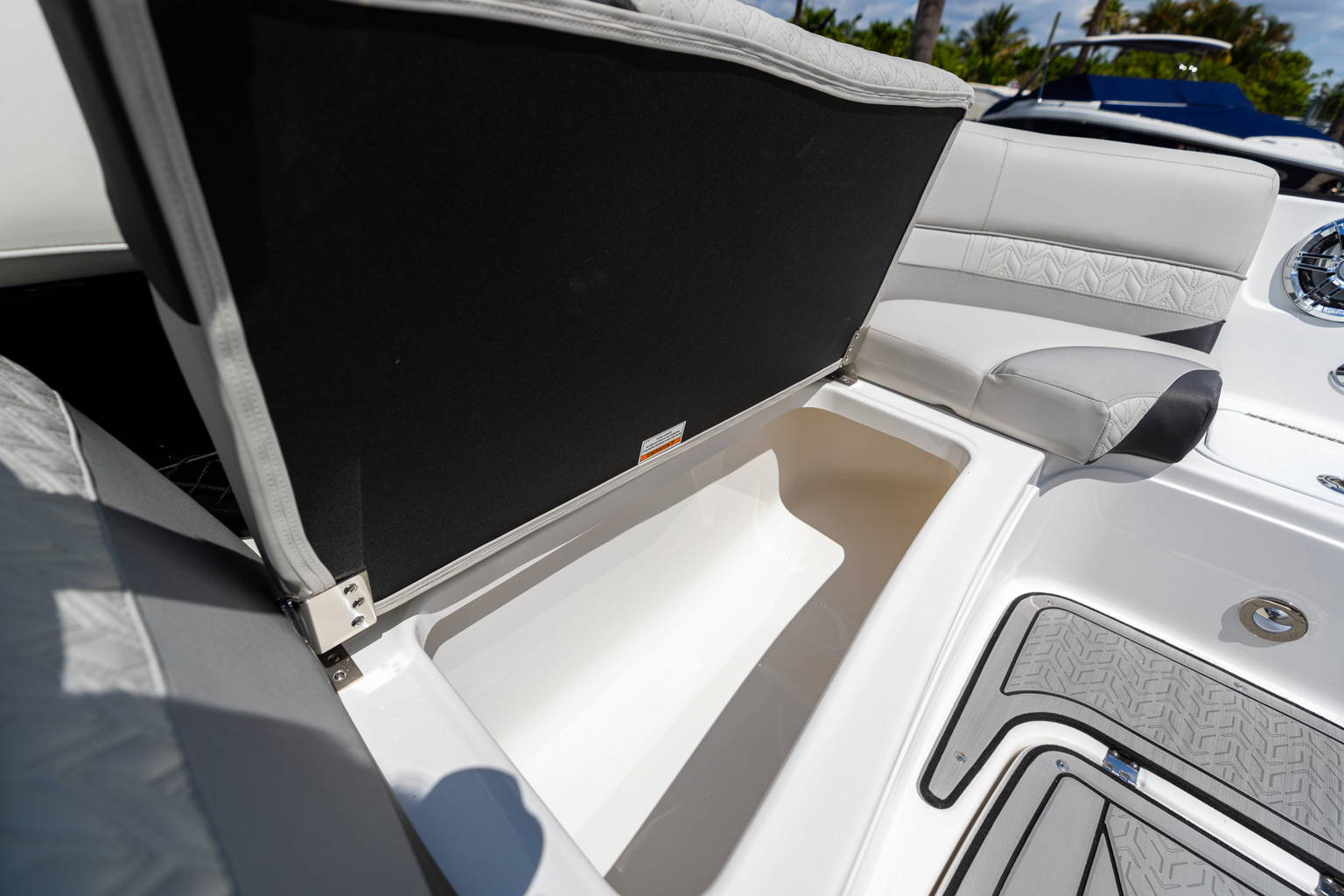 New 2023 Hurricane SunDeck 2410 OB #1622 image 34