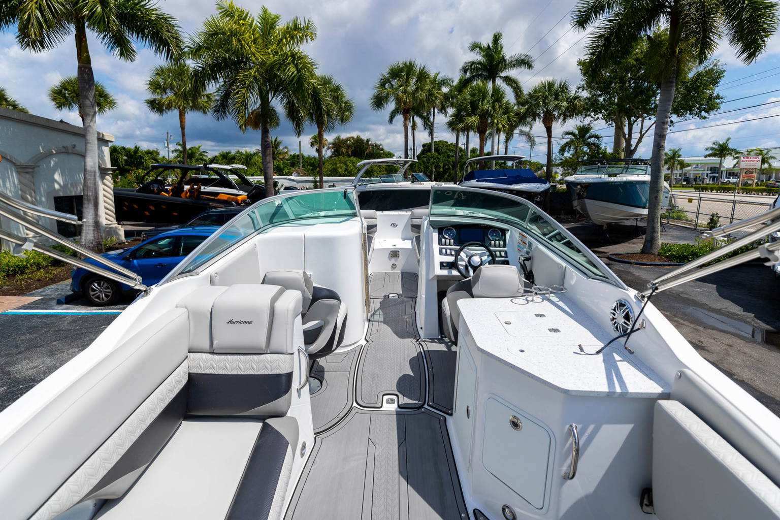 New 2023 Hurricane SunDeck 2690 OB #2041 image 11