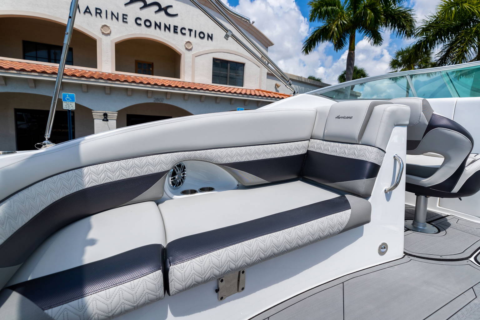 New 2023 Hurricane SunDeck 2690 OB #2041 image 14