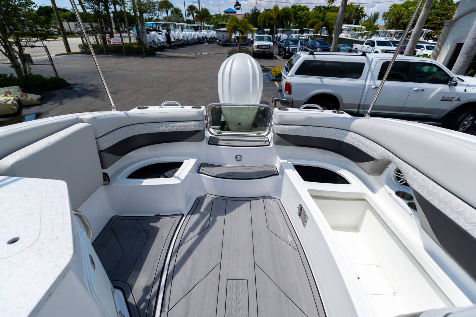 New 2023 Hurricane SunDeck 2690 OB #2041 image 13