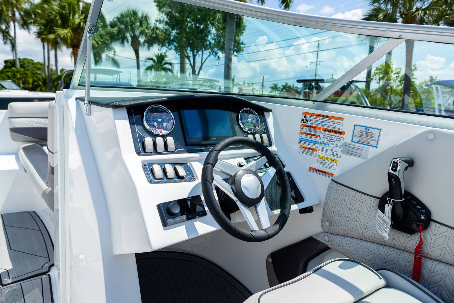 New 2023 Hurricane SunDeck 2690 OB #2041 image 20