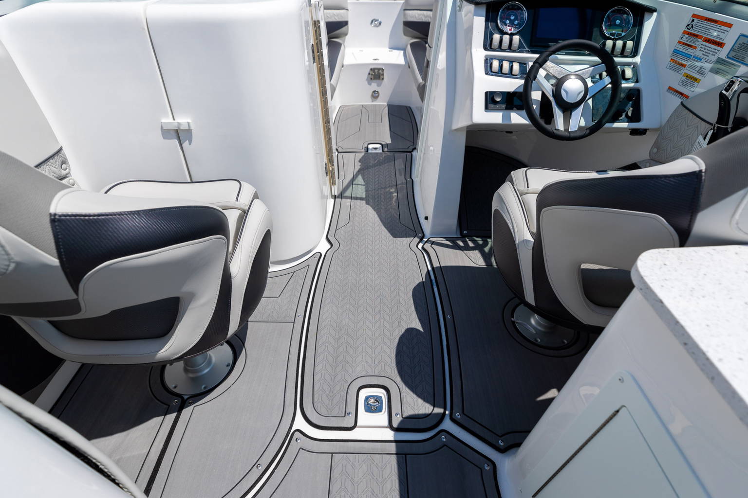 New 2023 Hurricane SunDeck 2690 OB #2041 image 27
