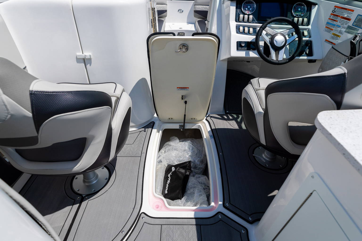 New 2023 Hurricane SunDeck 2690 OB #2041 image 28