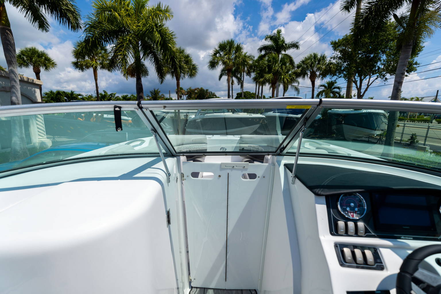 New 2023 Hurricane SunDeck 2690 OB #2041 image 33