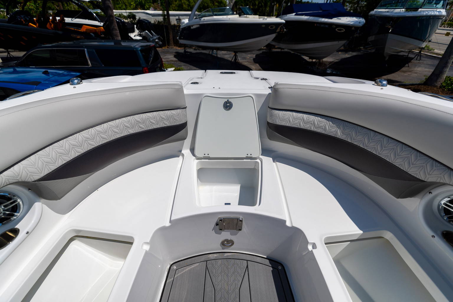 New 2023 Hurricane SunDeck 2690 OB #2041 image 37