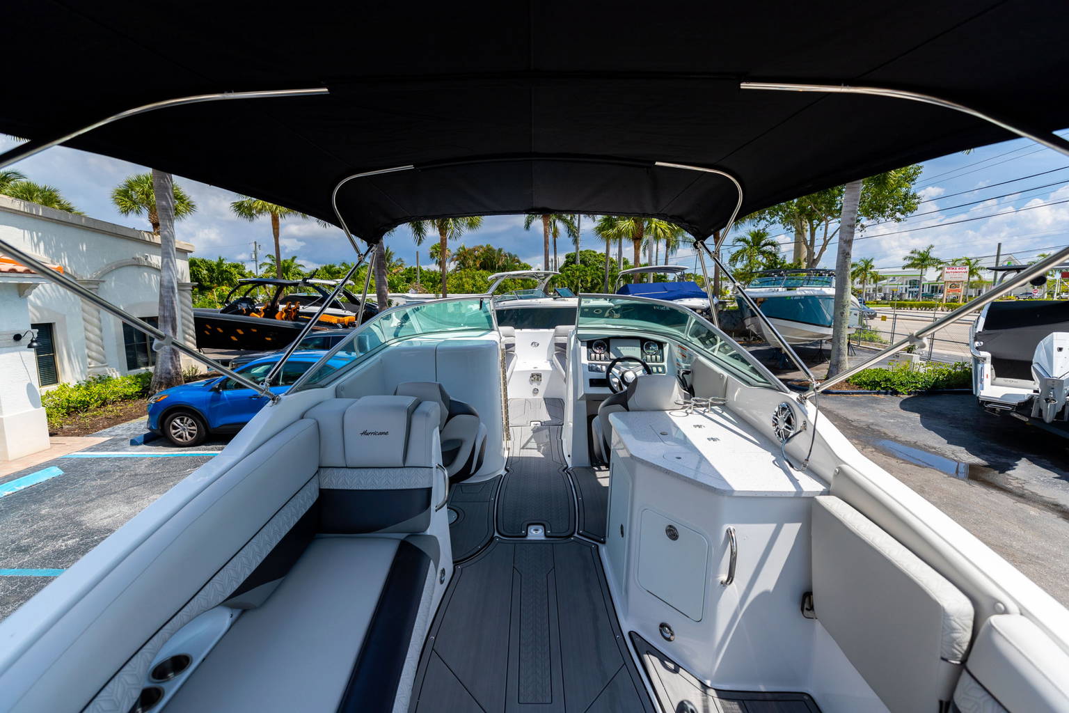 New 2023 Hurricane SunDeck 2690 OB #2041 image 10