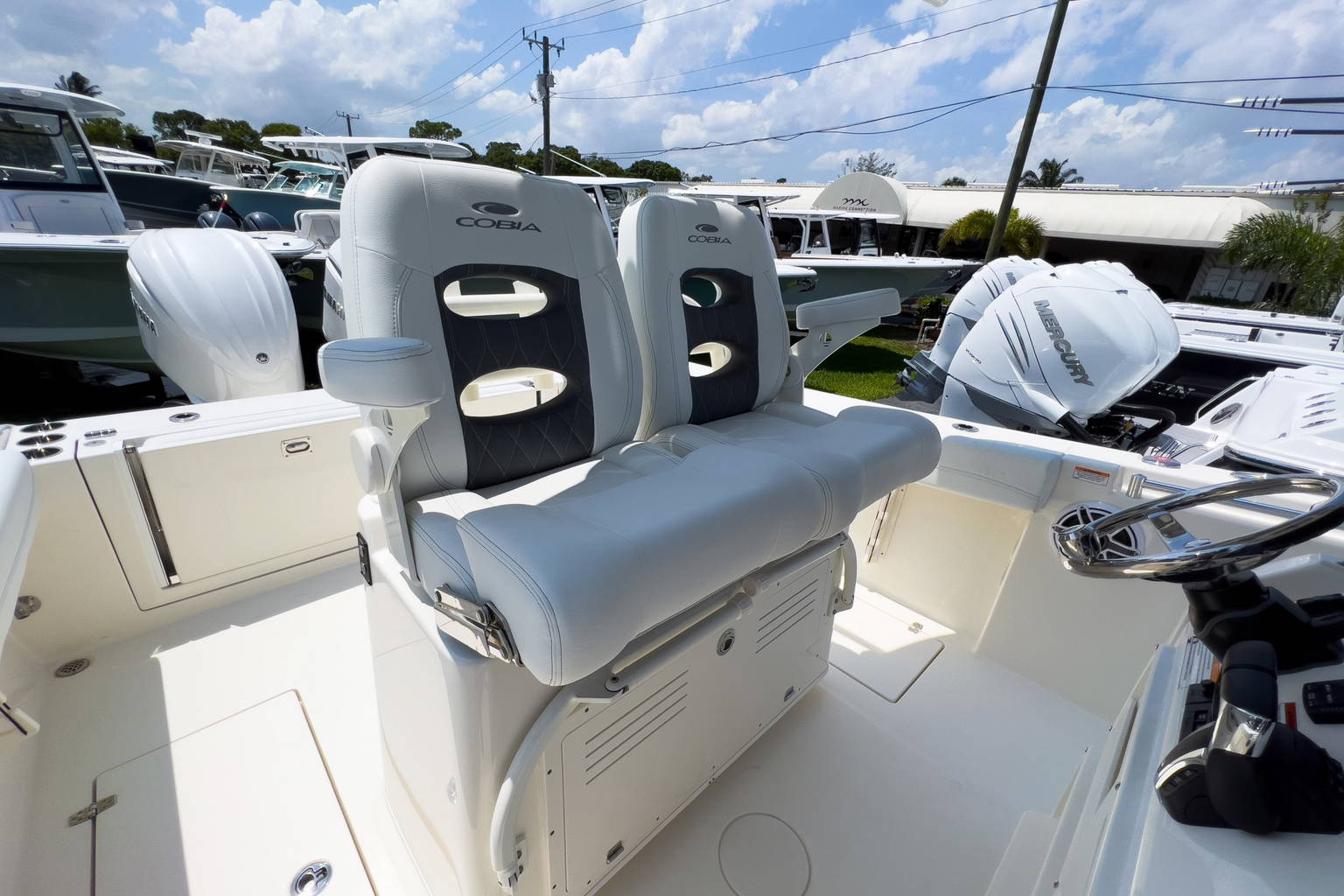 New 2023 Cobia 280 CC #D075 image 5