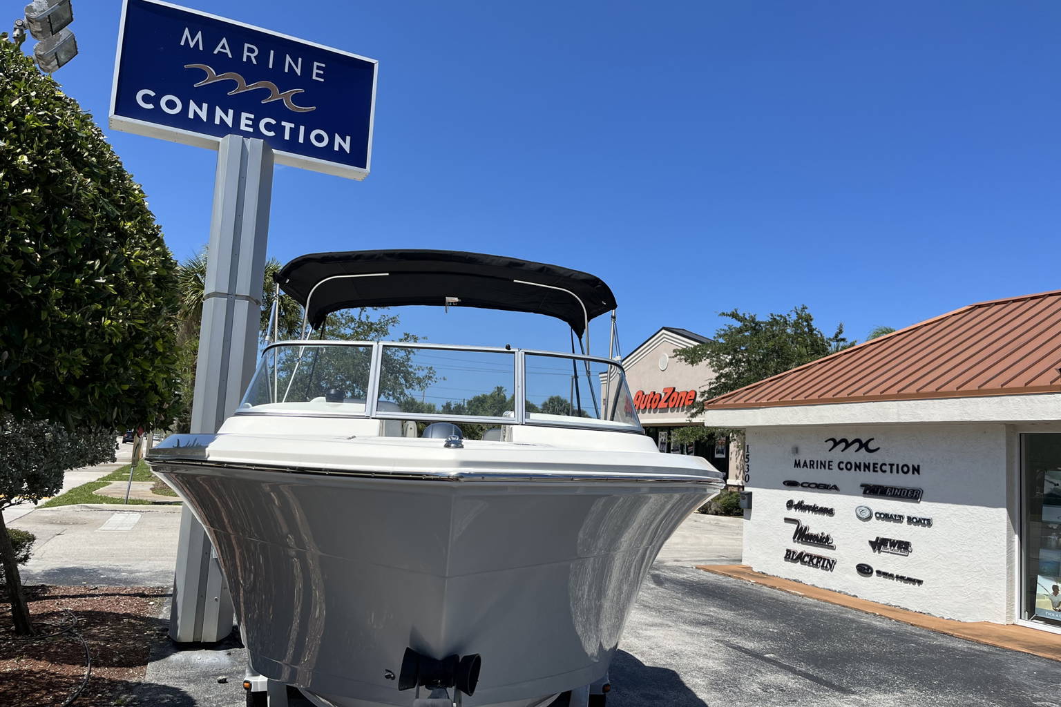 New 2023 Cobia 220 DC #G030 image 3