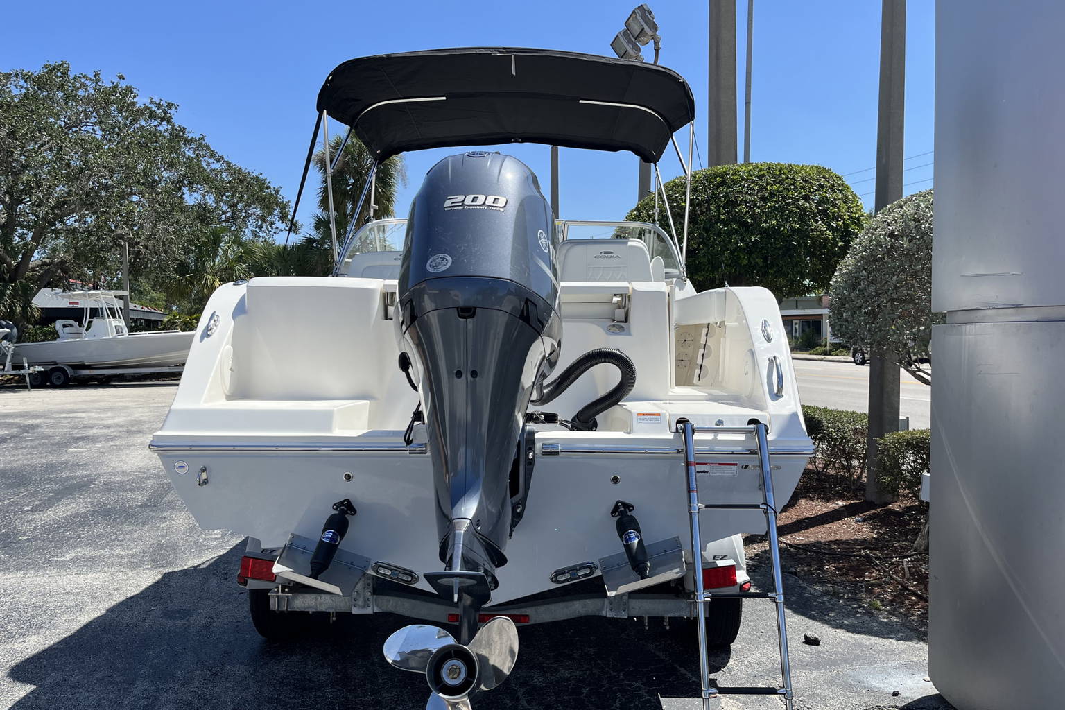 New 2023 Cobia 220 DC #G030 image 5