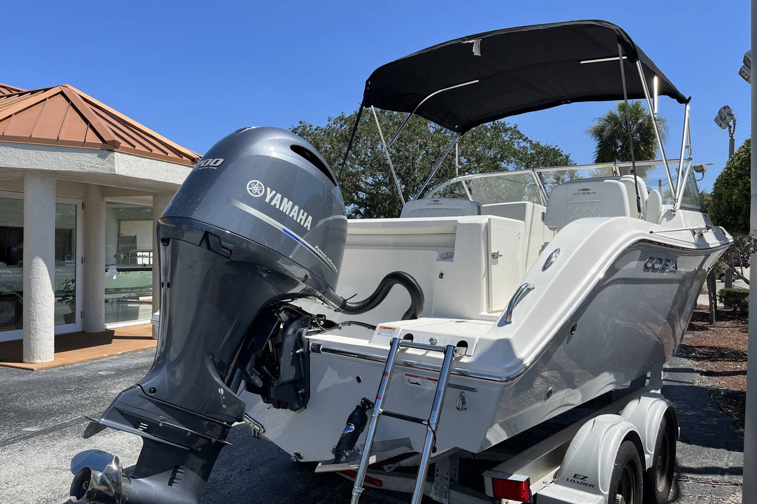 New 2023 Cobia 220 DC #G030 image 6