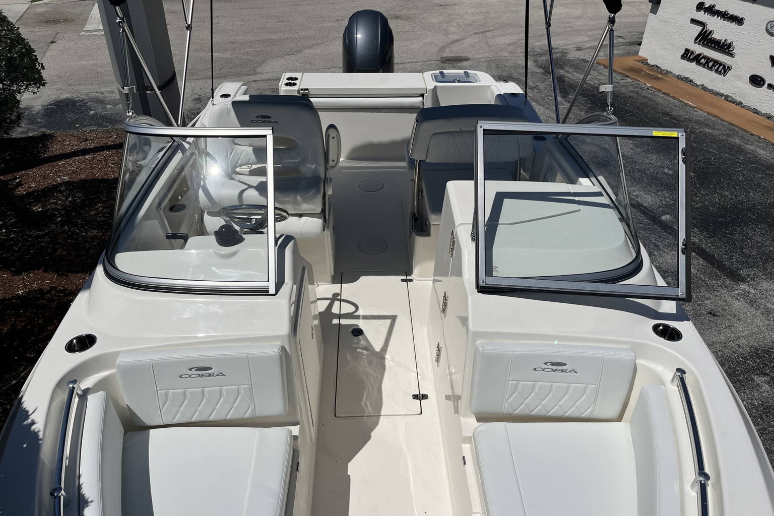 New 2023 Cobia 220 DC #G030 image 12
