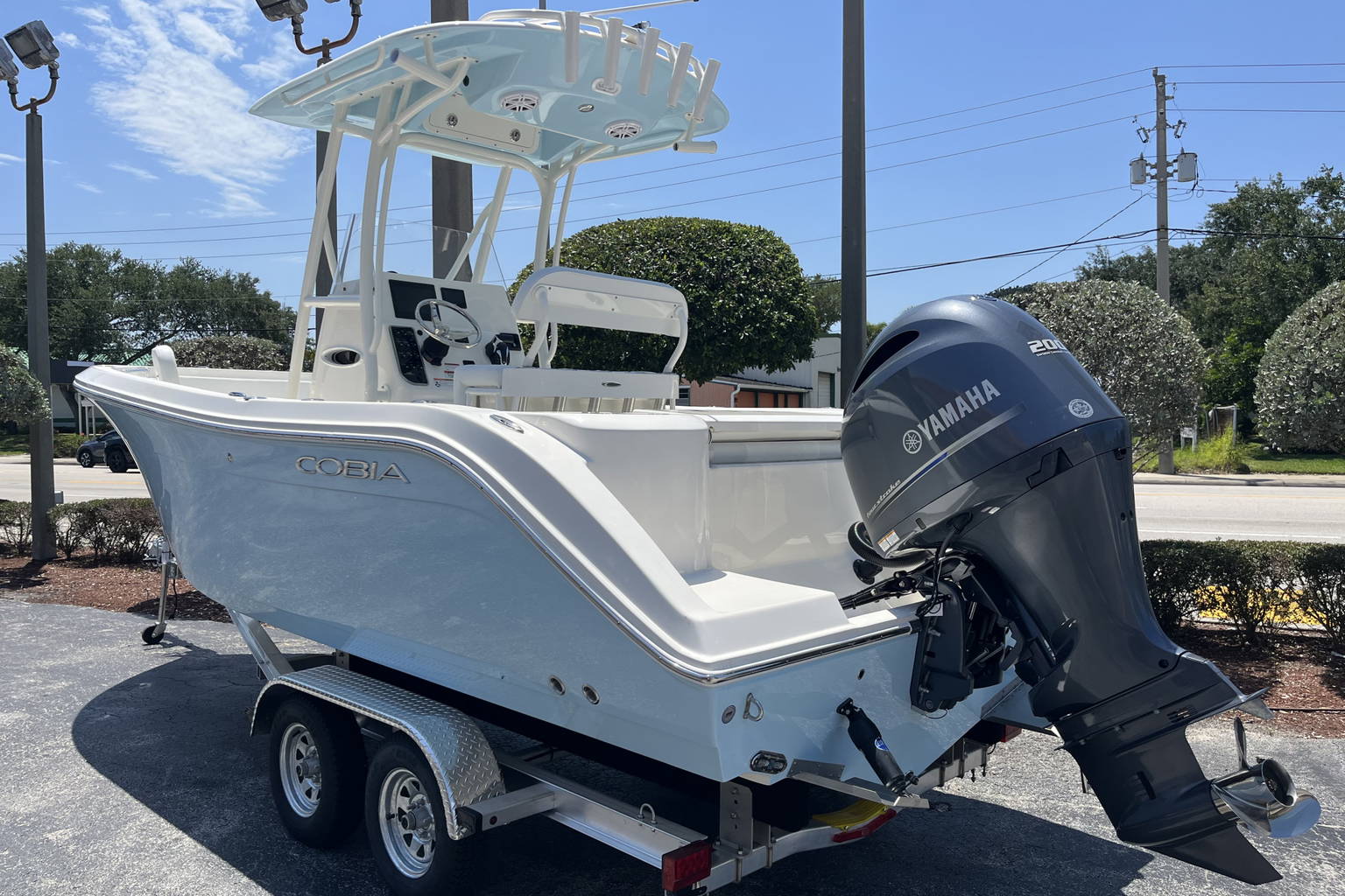 New 2023 Cobia 220 CC #X096 image 4