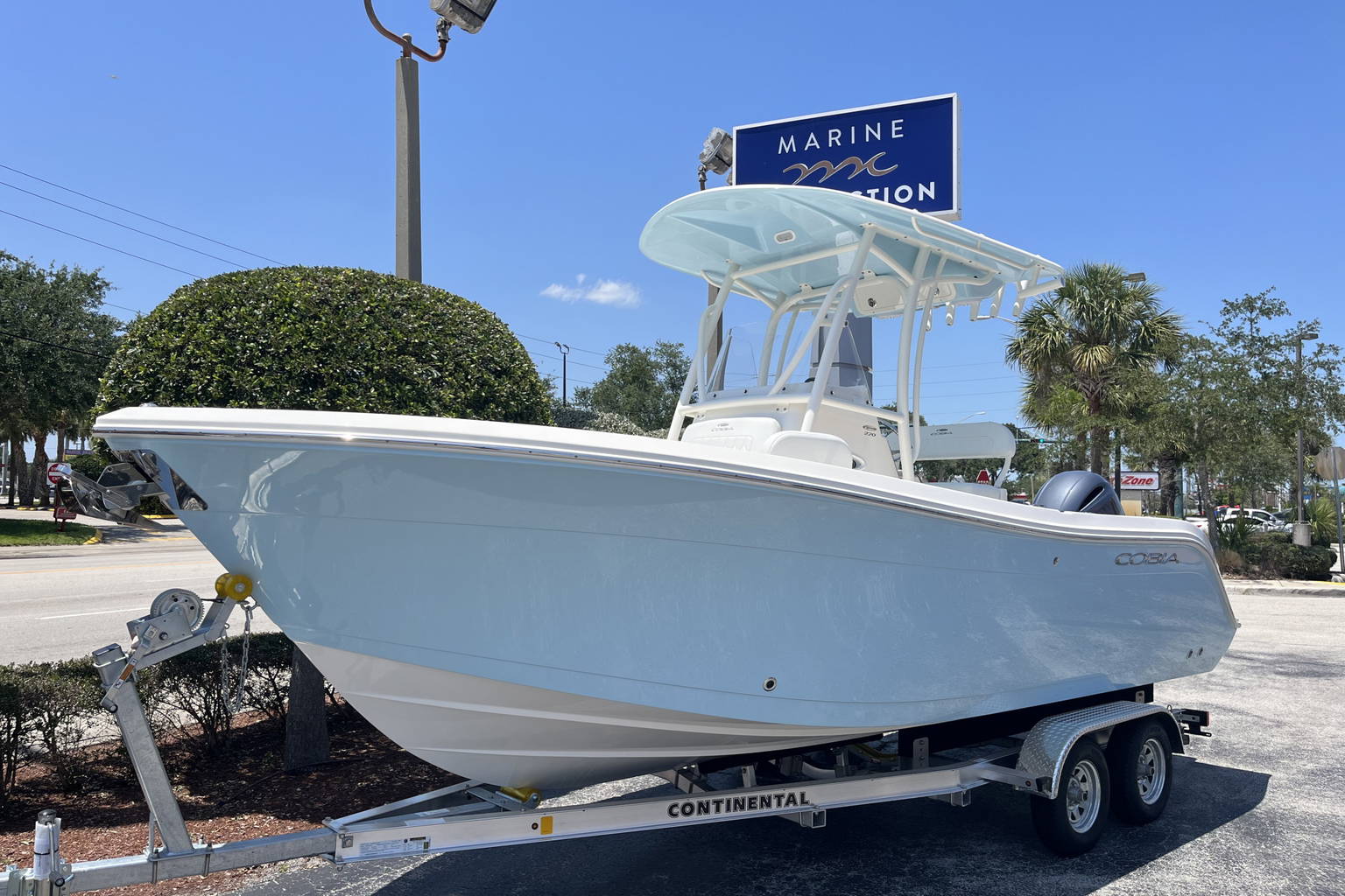 New 2023 Cobia 220 CC #X096 image 2