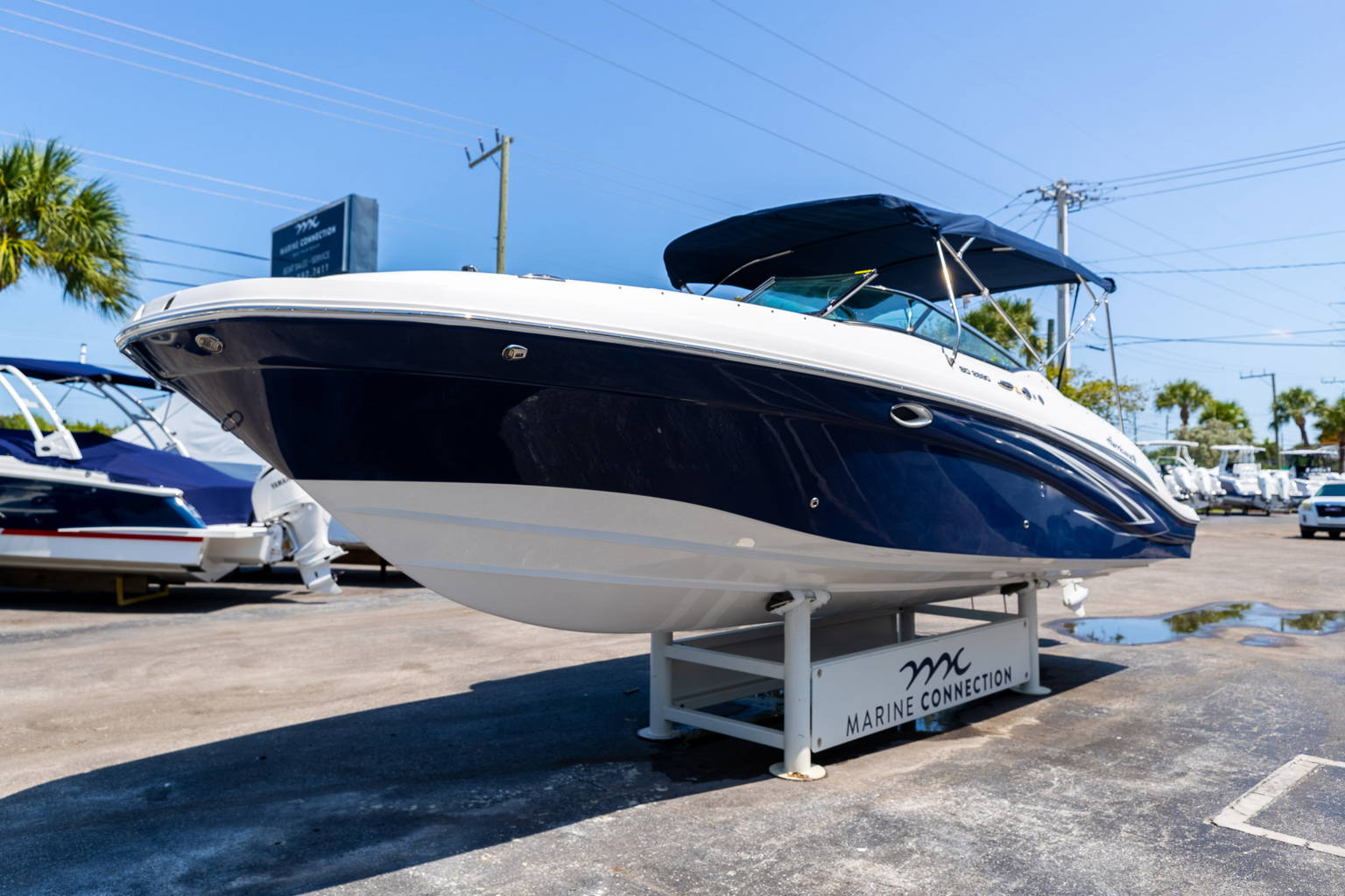 New 2023 Hurricane SunDeck 2690 OB #2446 image 4
