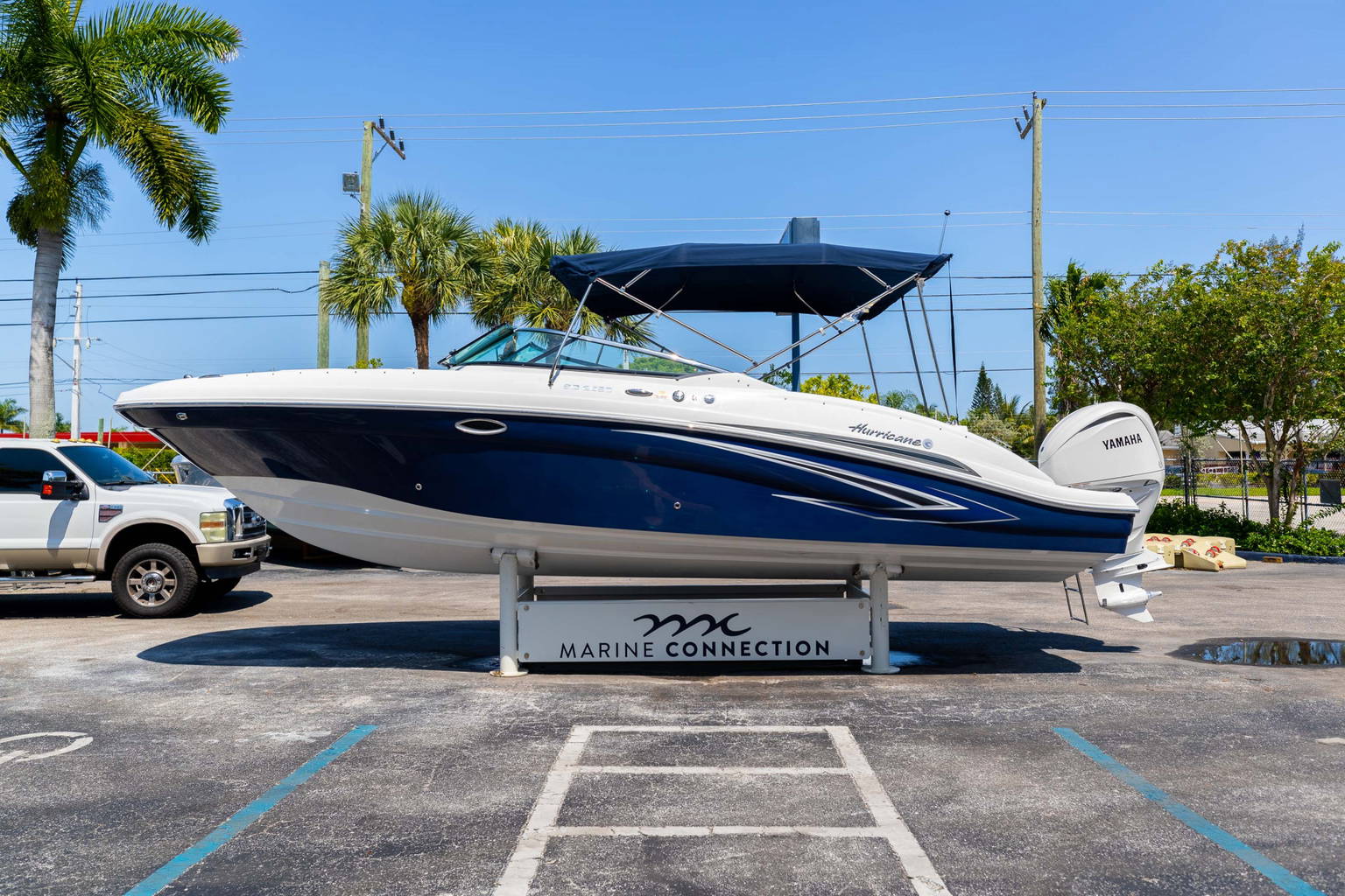 New 2023 Hurricane SunDeck 2690 OB #2446 image 5