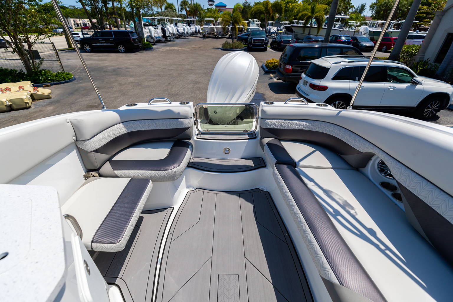New 2023 Hurricane SunDeck 2690 OB #2446 image 11
