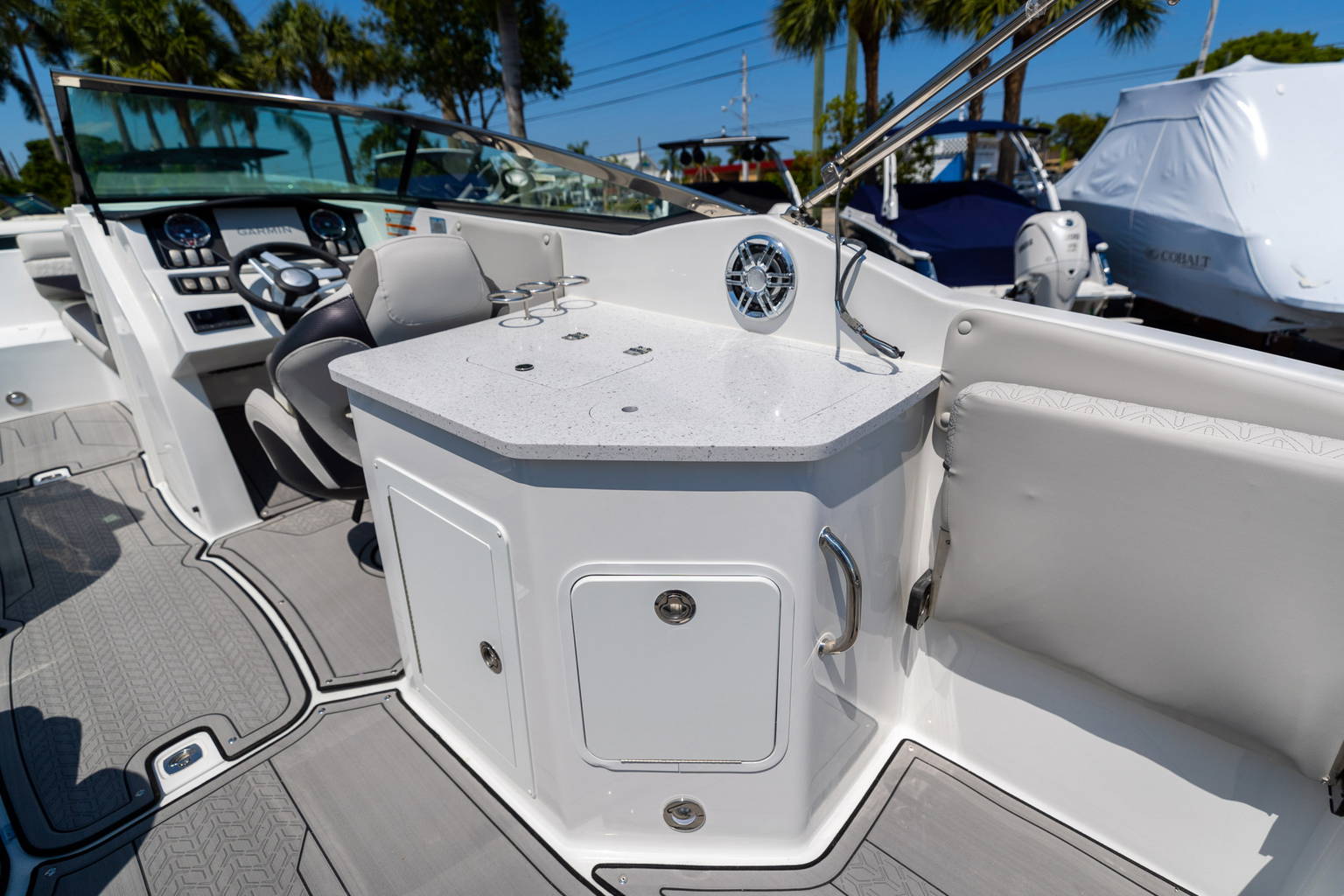 New 2023 Hurricane SunDeck 2690 OB #2446 image 14