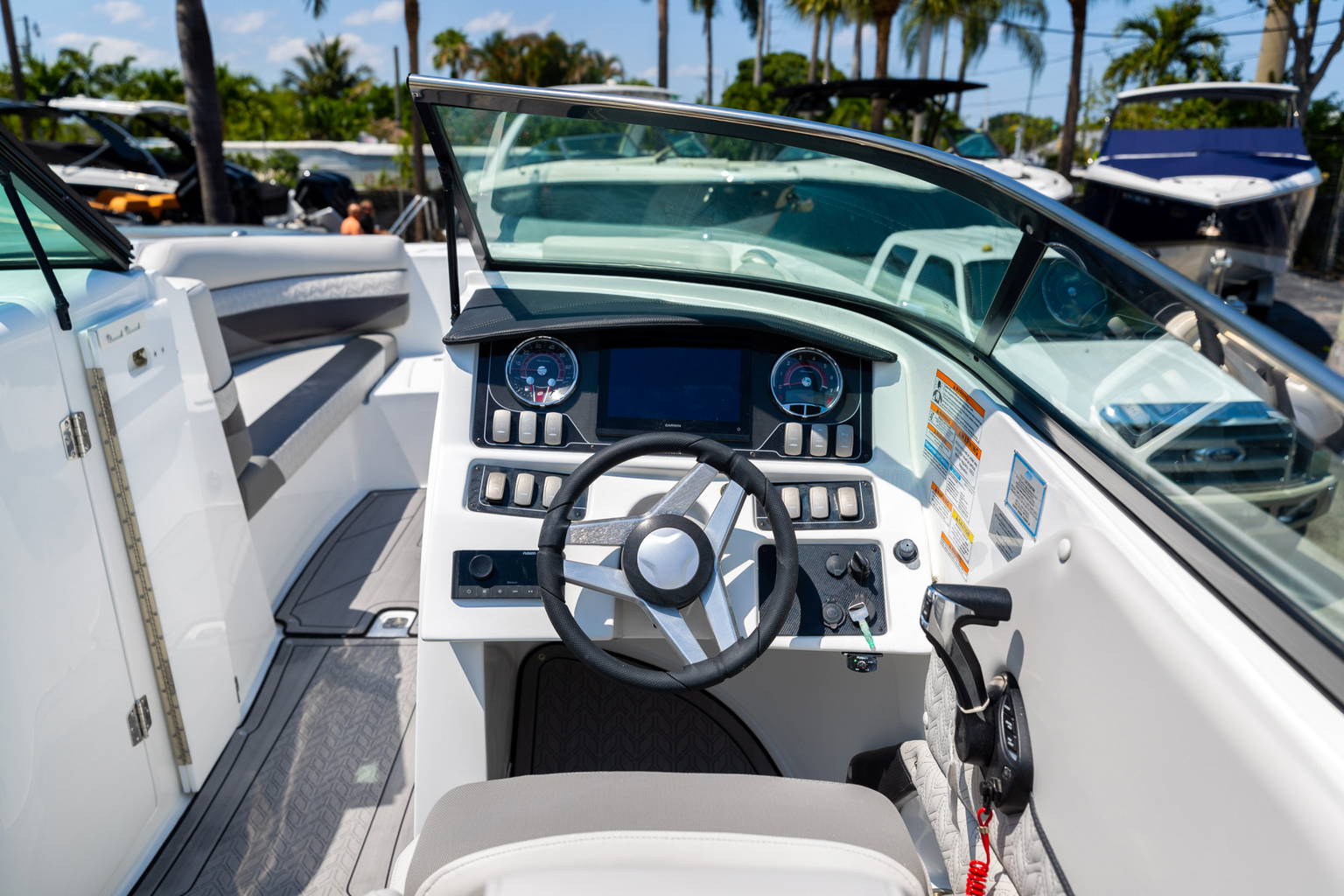 New 2023 Hurricane SunDeck 2690 OB #2446 image 16