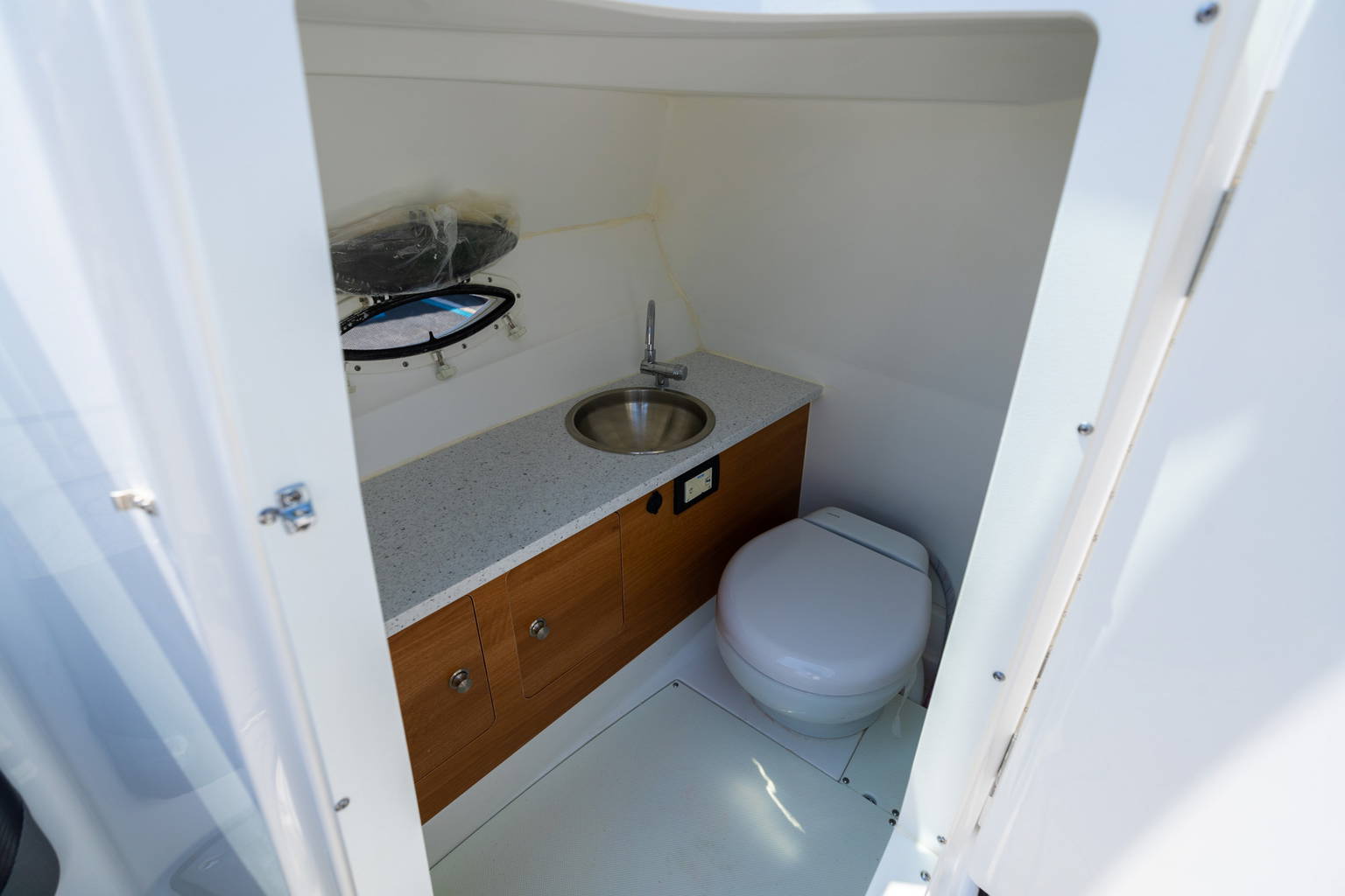 New 2023 Hurricane SunDeck 2690 OB #2446 image 22