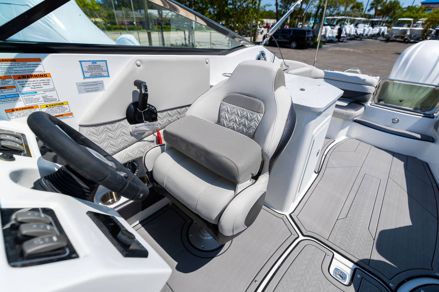 New 2023 Hurricane SunDeck 2690 OB #2446 image 23