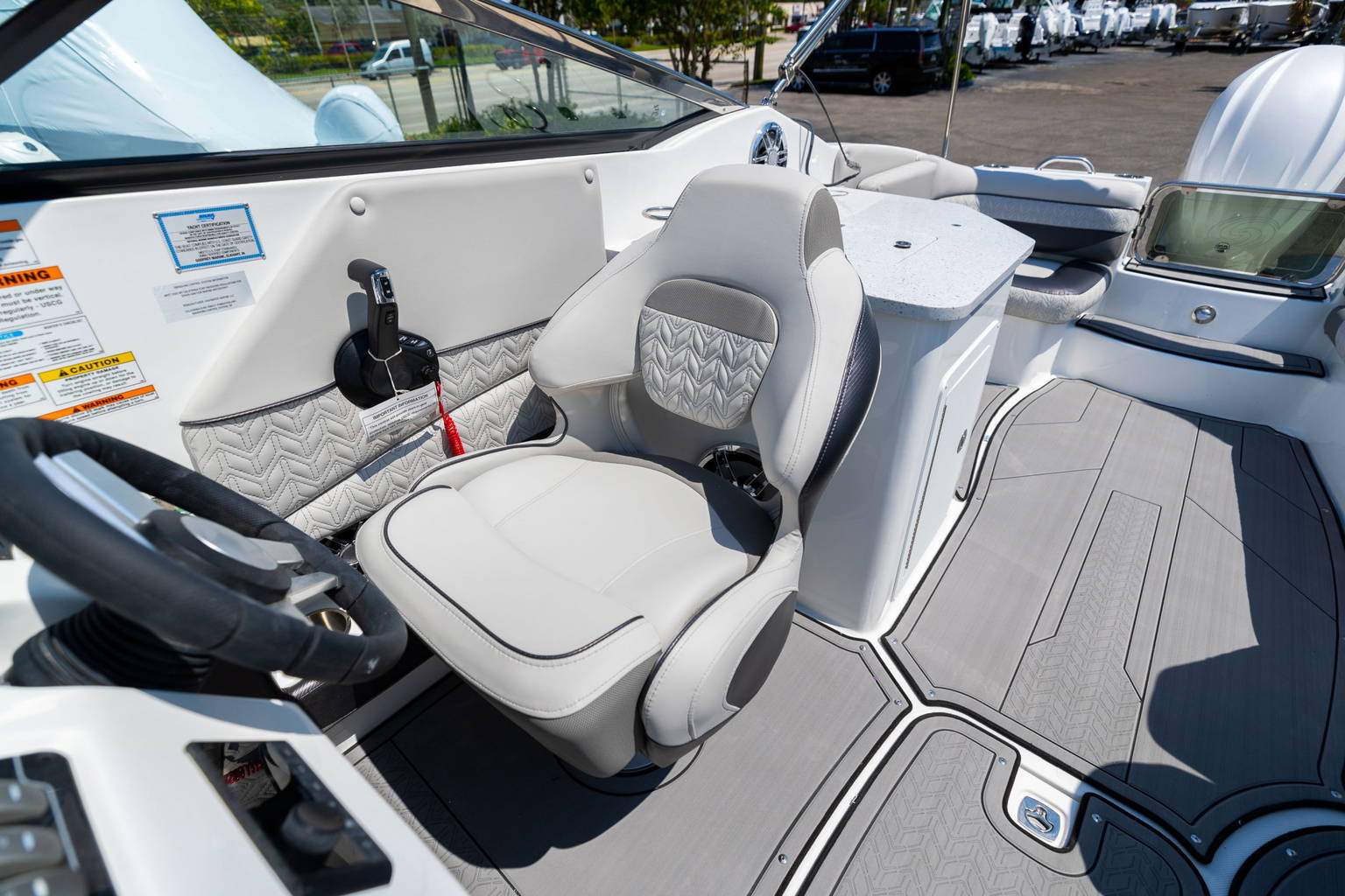 New 2023 Hurricane SunDeck 2690 OB #2446 image 24