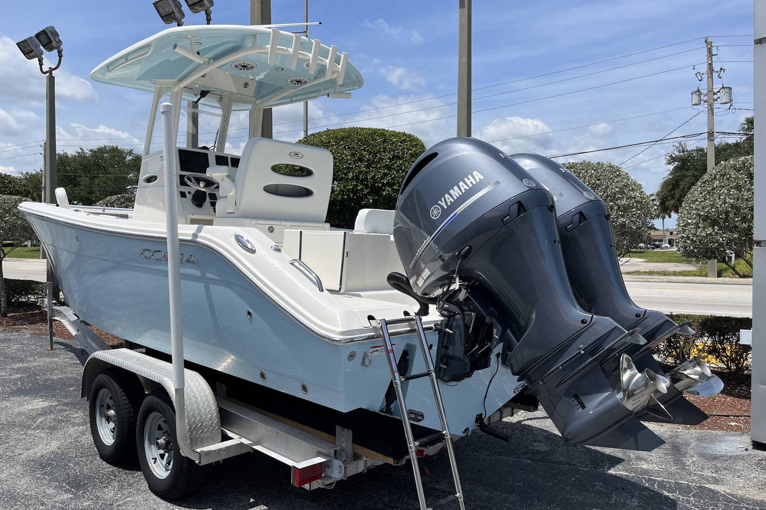New 2023 Cobia 240 CC #B106 image 4