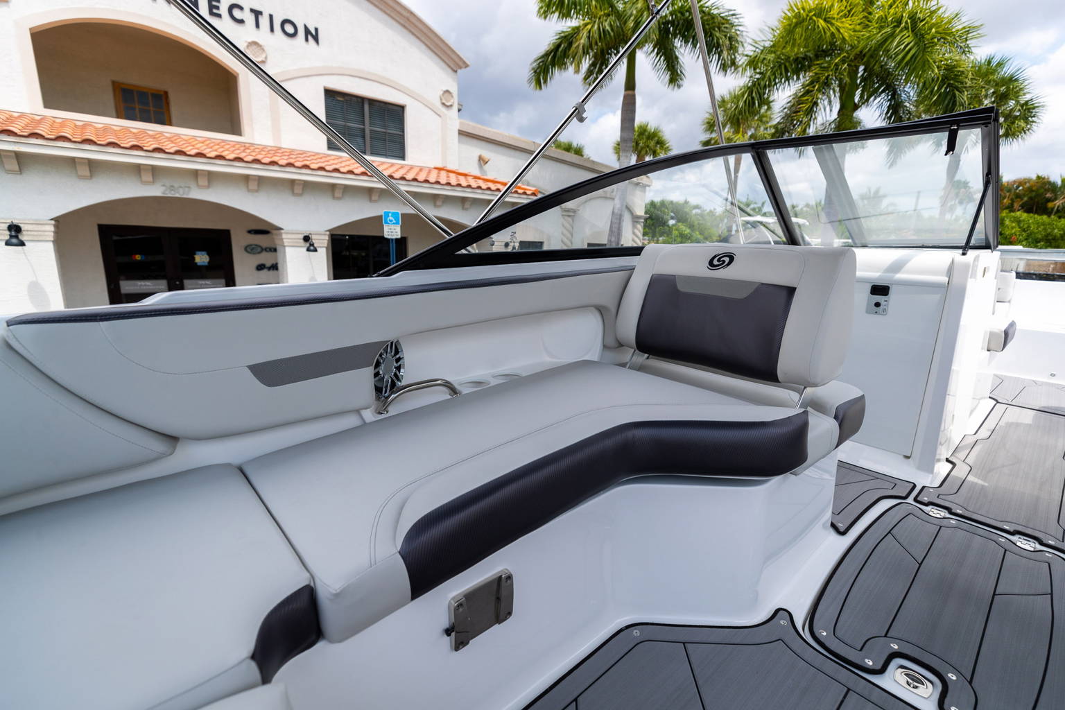 New 2023 Hurricane SunDeck 235 OB #1887 image 11