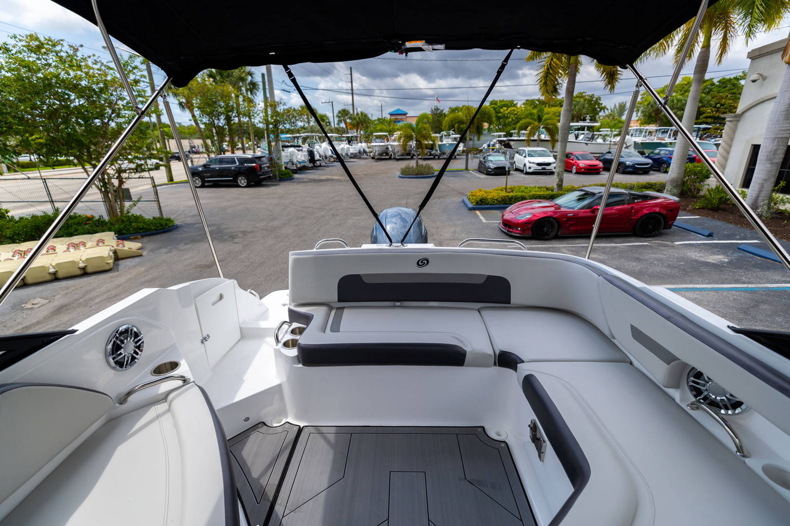 New 2023 Hurricane SunDeck 235 OB #1887 image 12