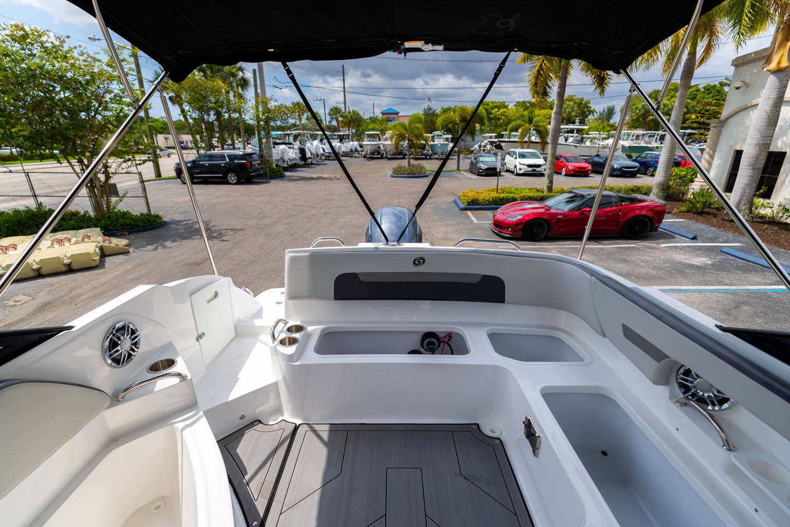 New 2023 Hurricane SunDeck 235 OB #1887 image 13