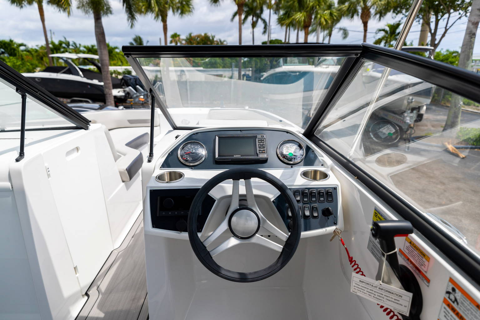 New 2023 Hurricane SunDeck 235 OB #1887 image 14