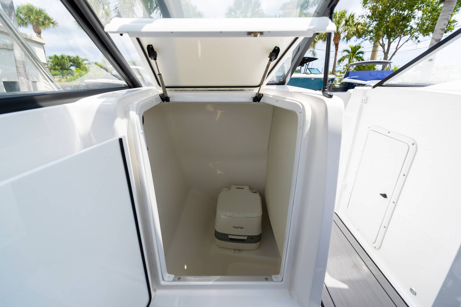 New 2023 Hurricane SunDeck 235 OB #1887 image 20
