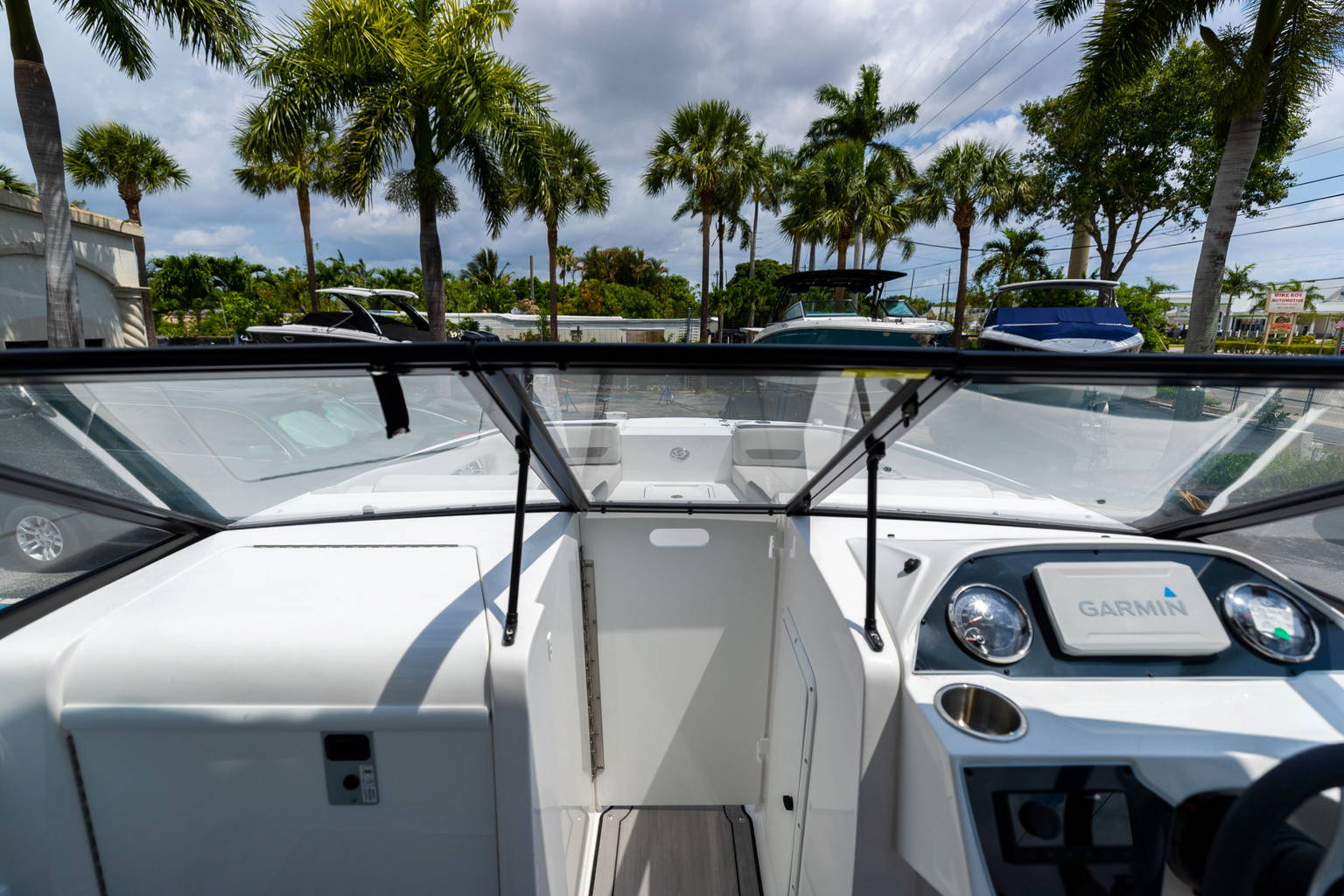 New 2023 Hurricane SunDeck 235 OB #1887 image 27