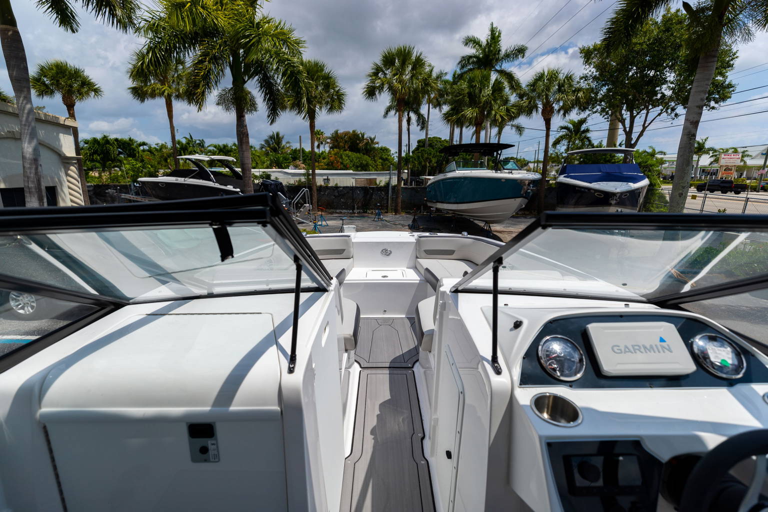 New 2023 Hurricane SunDeck 235 OB #1887 image 28