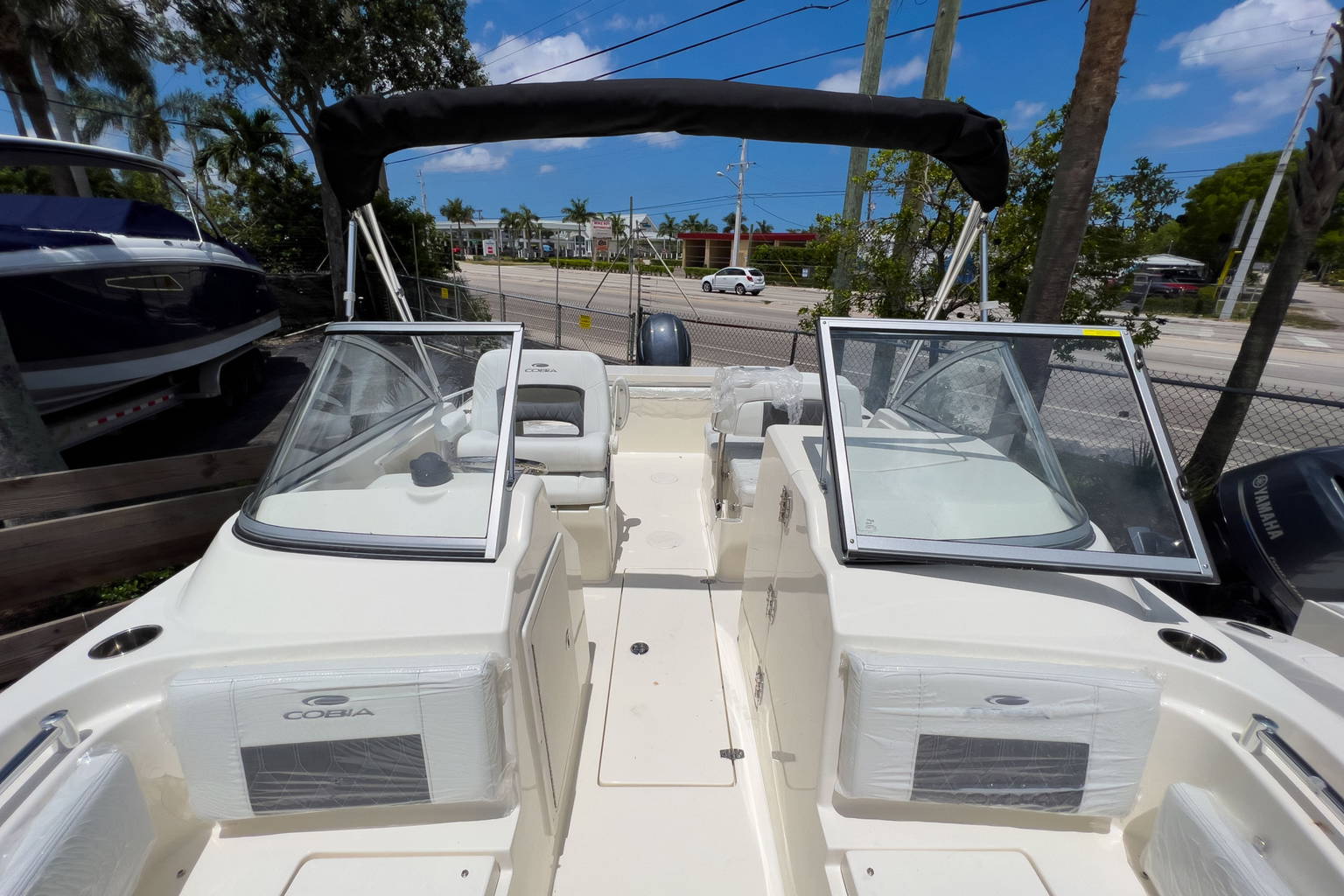 Used 2023 Cobia 220 DC #G033 image 7
