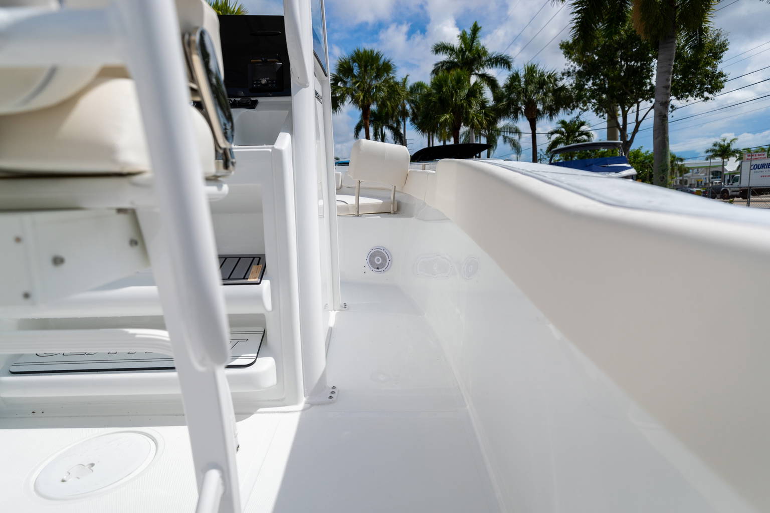 New 2023 Sea Hunt Ultra 239 SE #0162 image 17