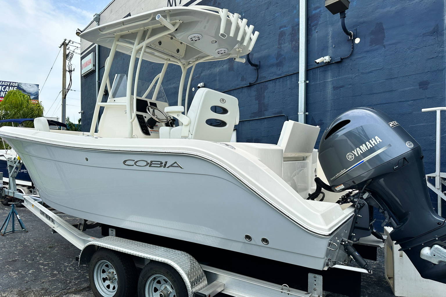 New 2023 Cobia 220 CC #X086 image 2