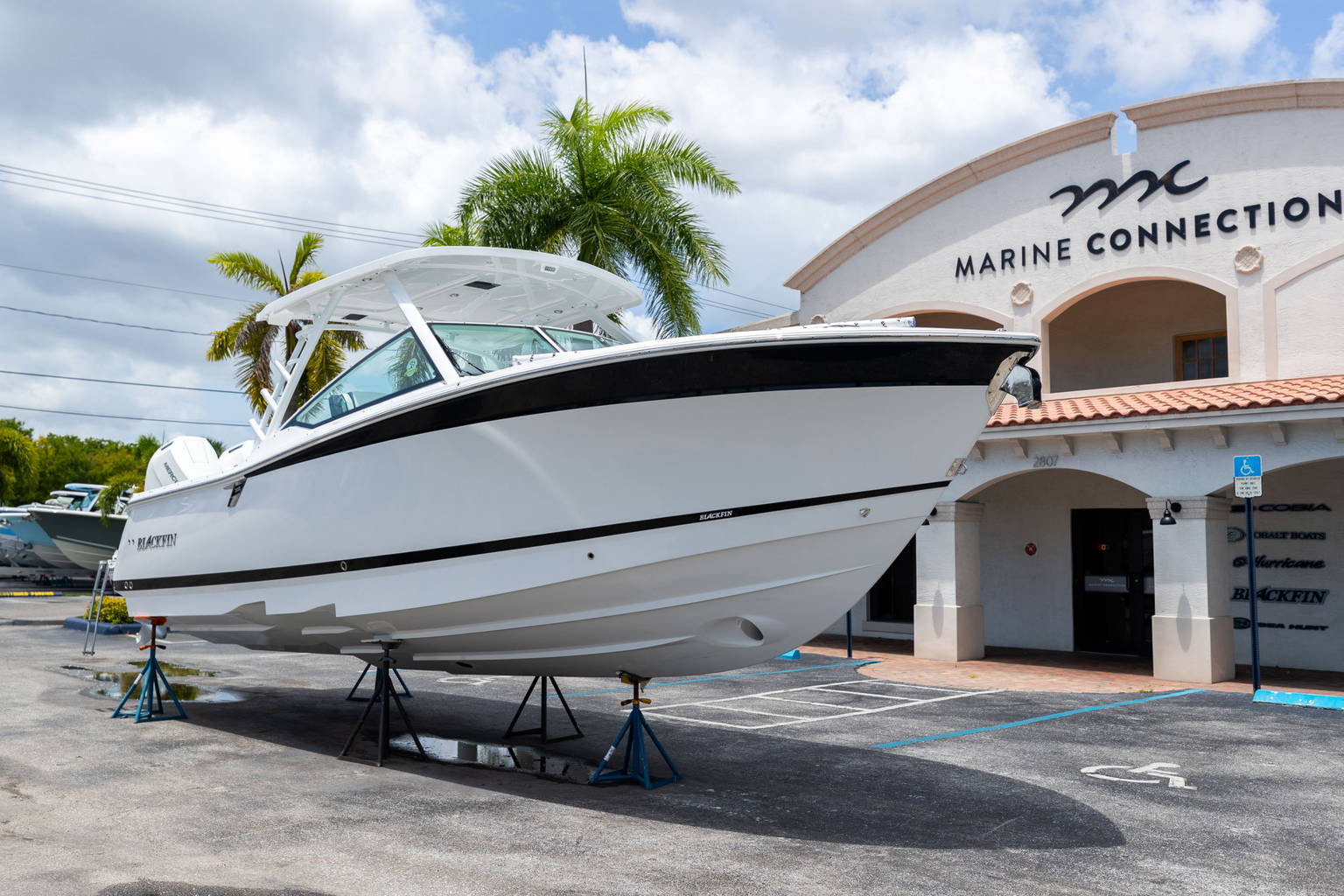 New 2023 Blackfin 302DC #L101 image 2