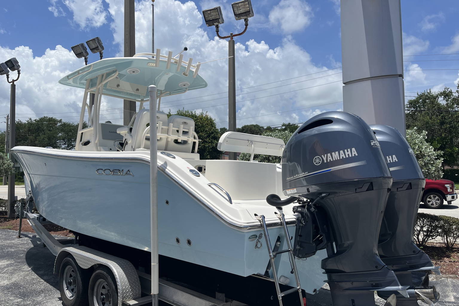 Used 2017 Cobia 277 #W100 image 4