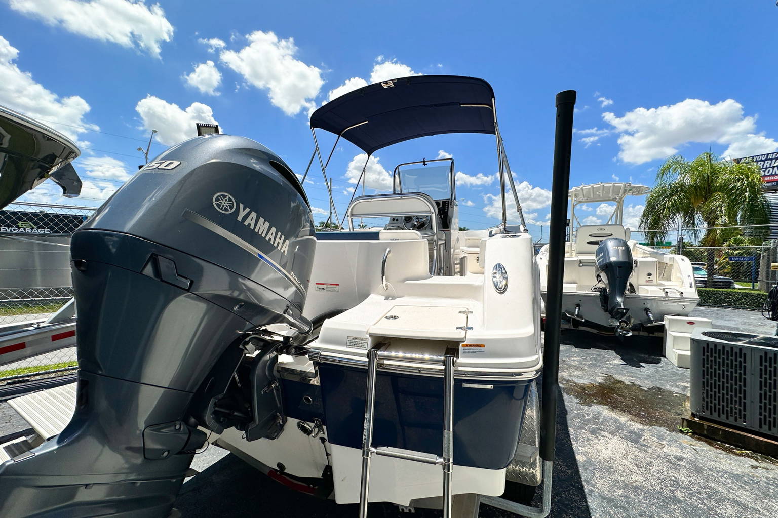 Alternative image of Robalo R202 Explorer in Miami, FL
