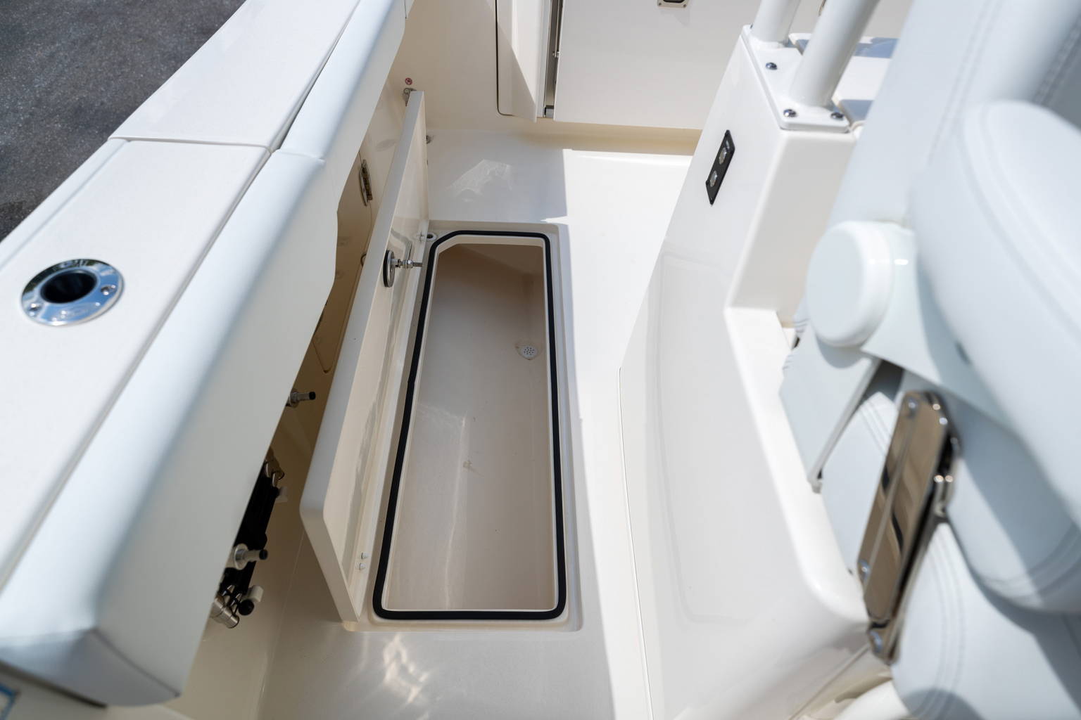 New 2023 Cobia 301 CC #Z019 image 18