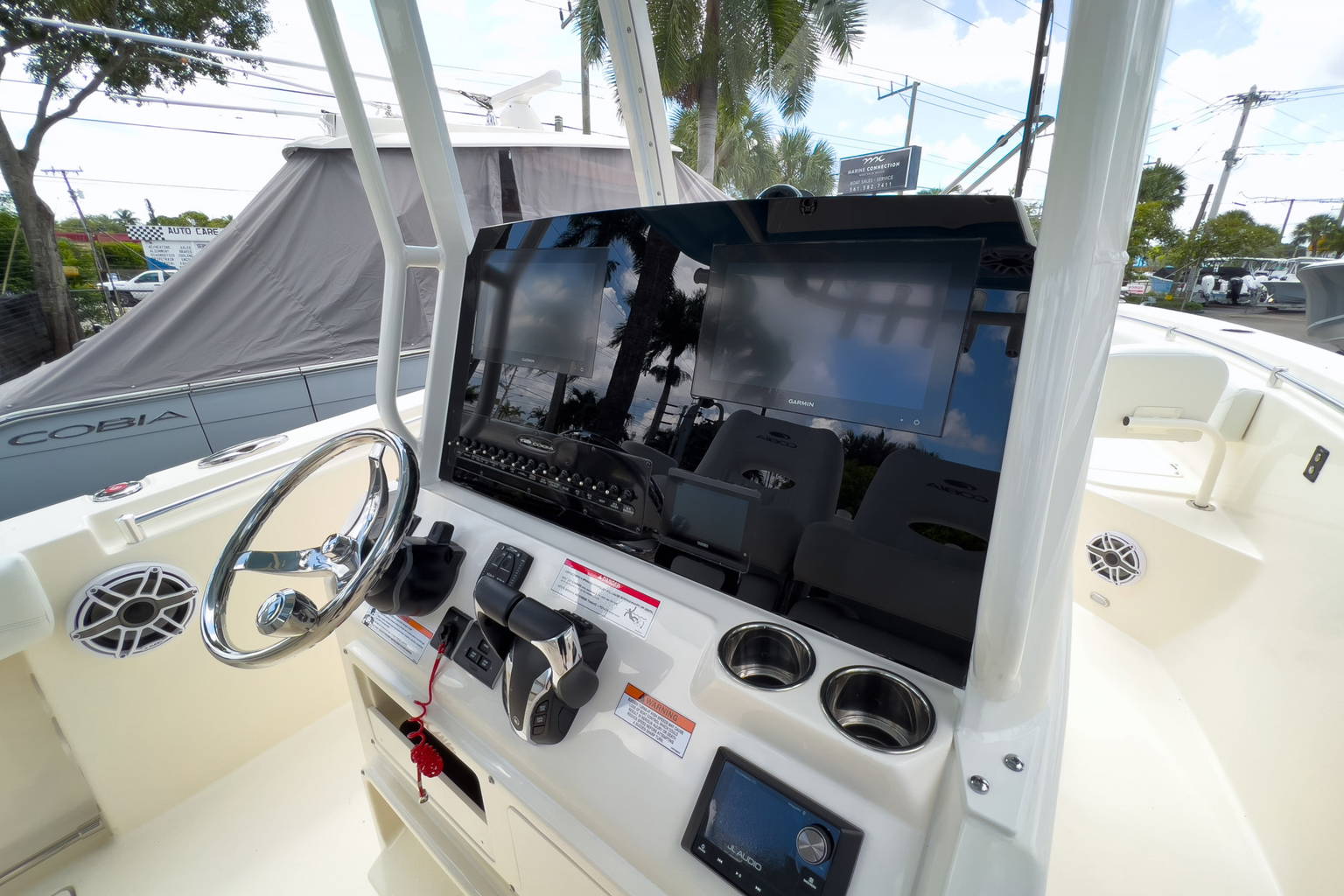 New 2023 Cobia 280 CC #D092 image 4