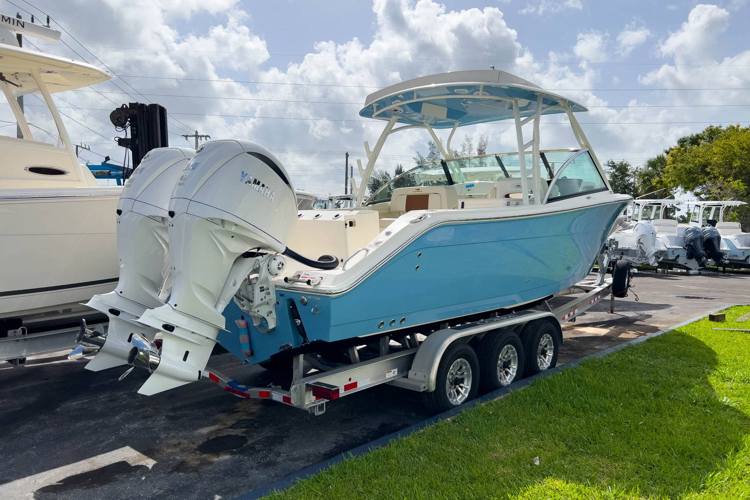 New 2023 Cobia 280 DC #D020 image 4