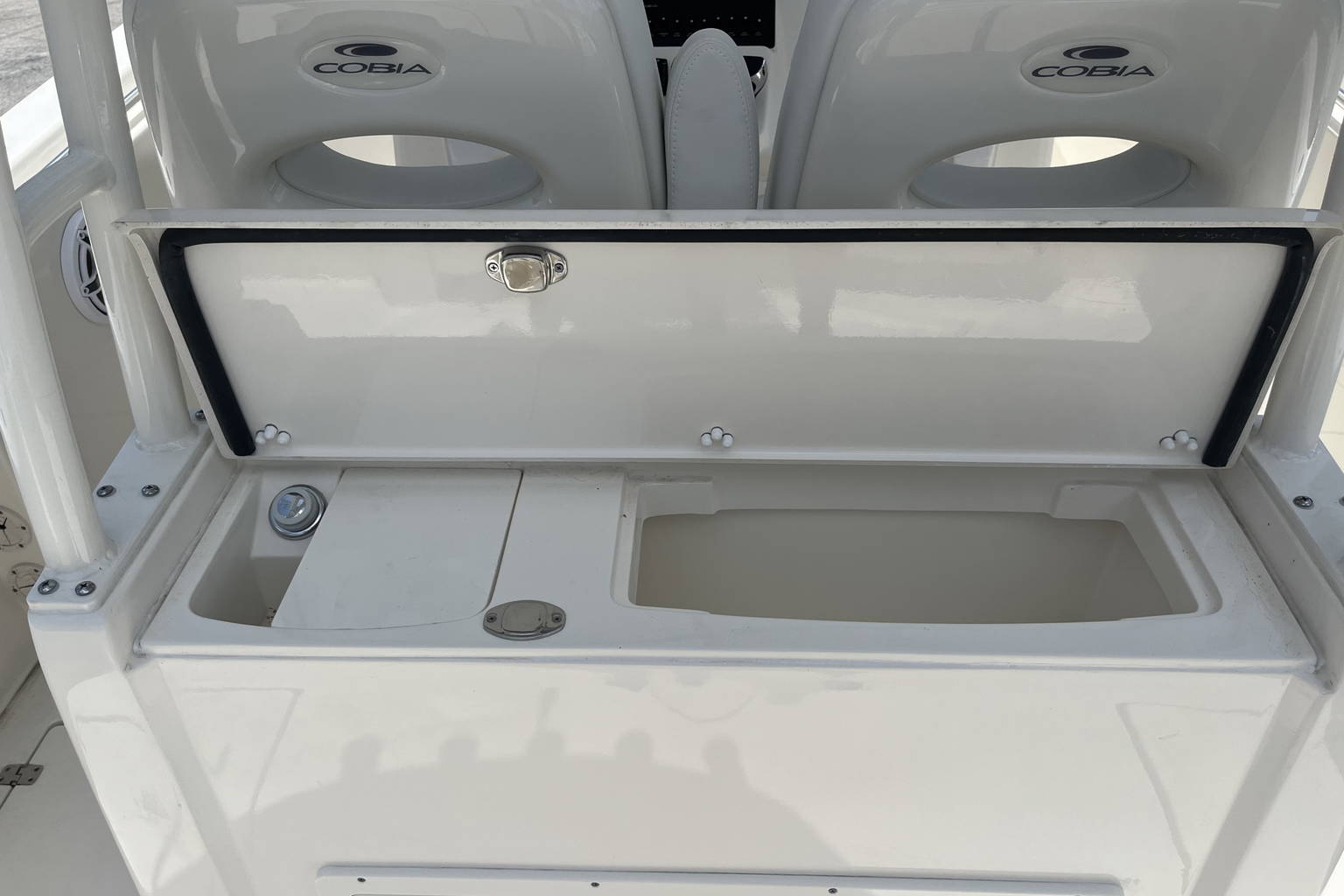 New 2023 Cobia 301 CC #Z045 image 22