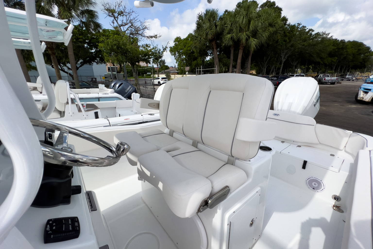 New 2024 Sea Hunt Ultra 239 SE #0196 image 7