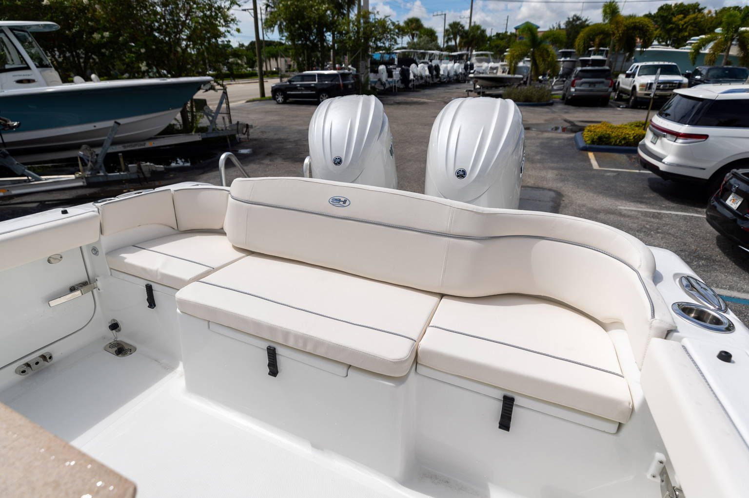 Alternative image of Sea Hunt Ultra 265 SE in West Palm Beach, FL