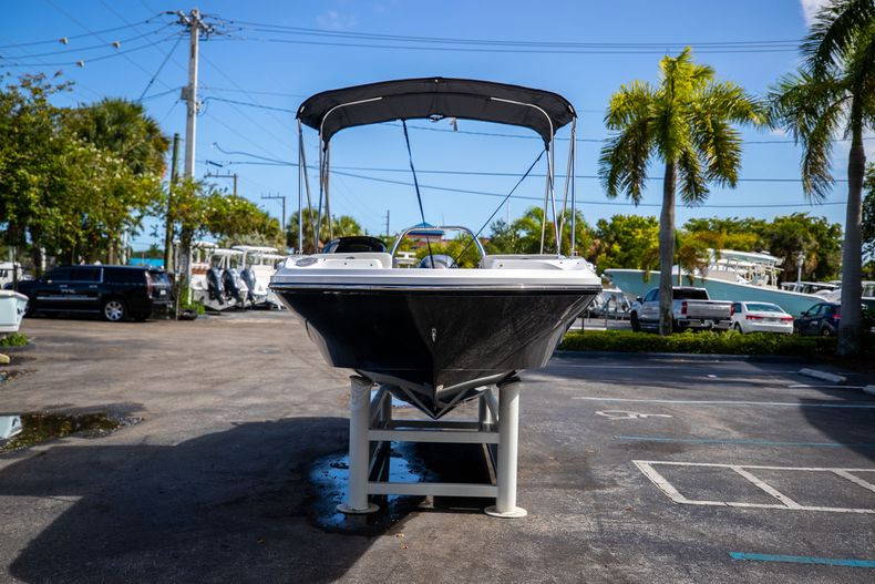 New 2022 Hurricane SunDeck Sport OB SS 185 OB #7868 image 7